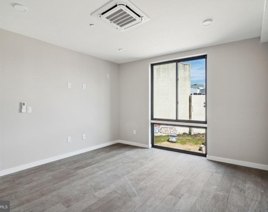 1648-50 Ridge Avenue - Photo Thumbnail 16