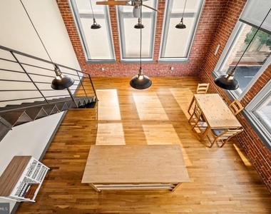 1027 Arch Street - Photo Thumbnail 13