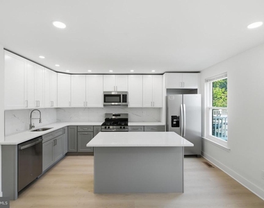 223 Parkdale Road - Photo Thumbnail 7