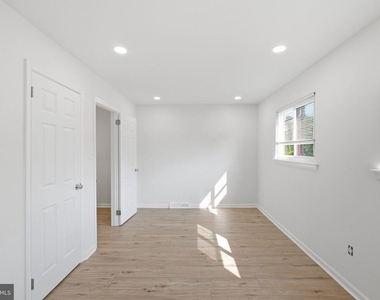 1006 York Road - Photo Thumbnail 25