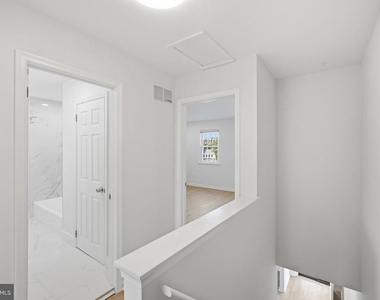 1006 York Road - Photo Thumbnail 13