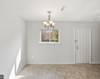 1006 York Road - Photo Thumbnail 11
