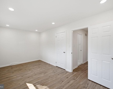 1006 York Road - Photo Thumbnail 24