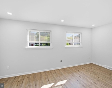 1006 York Road - Photo Thumbnail 23