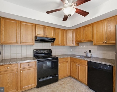 1006 York Road - Photo Thumbnail 10