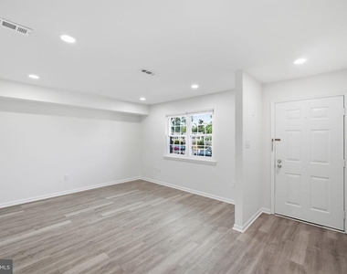 1006 York Road - Photo Thumbnail 3