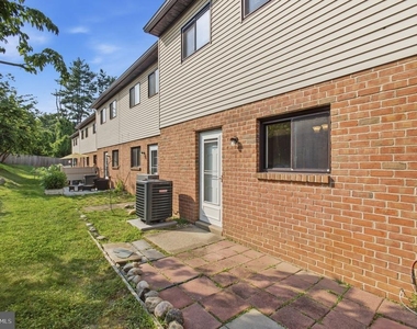 1006 York Road - Photo Thumbnail 26