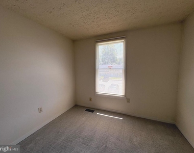 2645 Adams Street - Photo Thumbnail 6