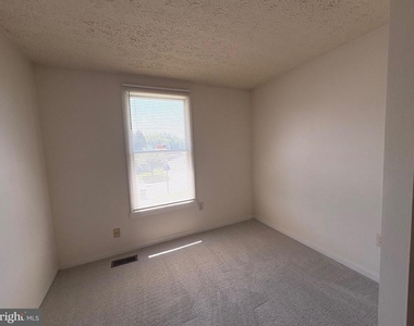 2645 Adams Street - Photo Thumbnail 5