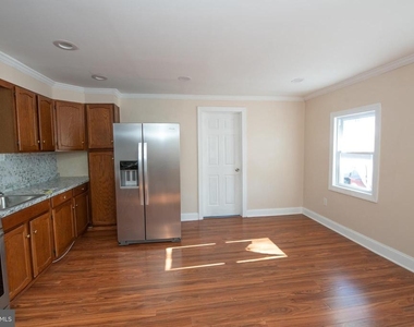 606 Green Street - Photo Thumbnail 10