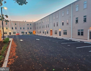200 Hamilton Avenue - Photo Thumbnail 4