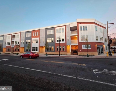 200 Hamilton Avenue - Photo Thumbnail 2
