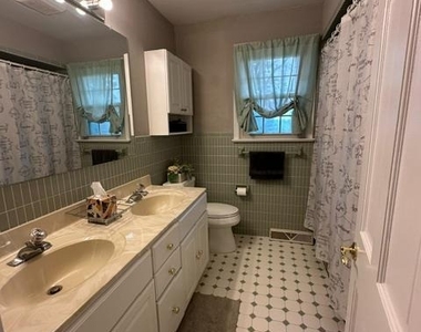 1603 Fairmount Avenue - Photo Thumbnail 7