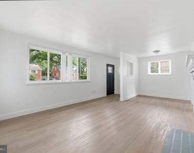 7005 Halleck Street - Photo Thumbnail 5