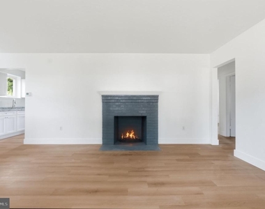 7005 Halleck Street - Photo Thumbnail 4