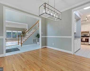 16131 Parklawn Place - Photo Thumbnail 7