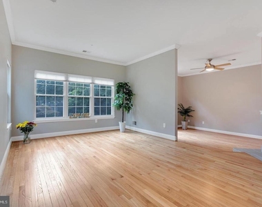 16131 Parklawn Place - Photo Thumbnail 5