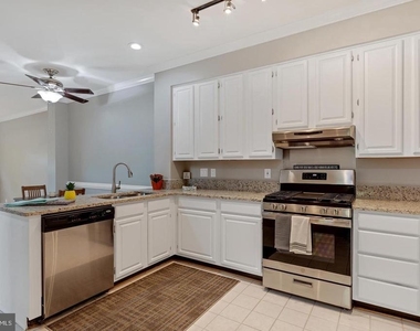 16131 Parklawn Place - Photo Thumbnail 9