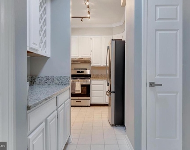 16131 Parklawn Place - Photo Thumbnail 8