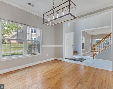 16131 Parklawn Place - Photo Thumbnail 6