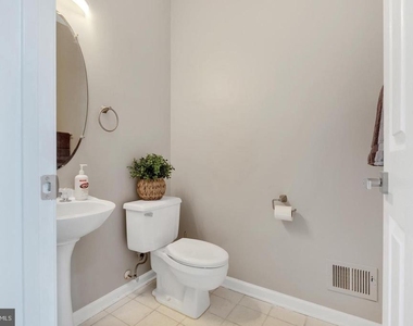 16131 Parklawn Place - Photo Thumbnail 18