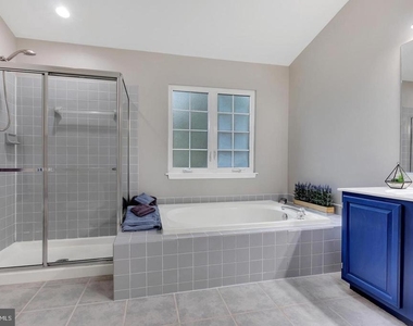 16131 Parklawn Place - Photo Thumbnail 29