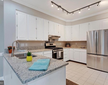 16131 Parklawn Place - Photo Thumbnail 10