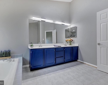 16131 Parklawn Place - Photo Thumbnail 30