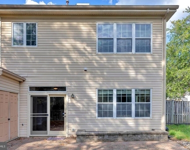 16131 Parklawn Place - Photo Thumbnail 36