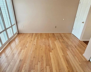 5053 Colburn Terrace - Photo Thumbnail 5