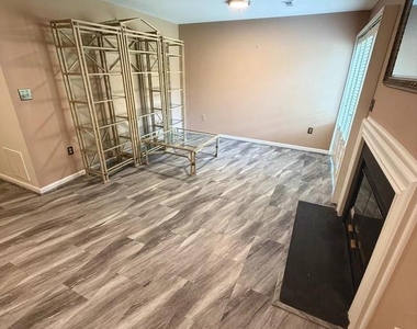 5053 Colburn Terrace - Photo Thumbnail 24