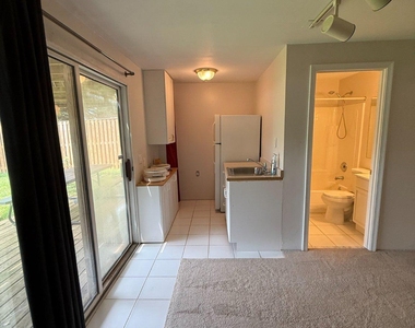 18008 Wagonwheel Court - Photo Thumbnail 5