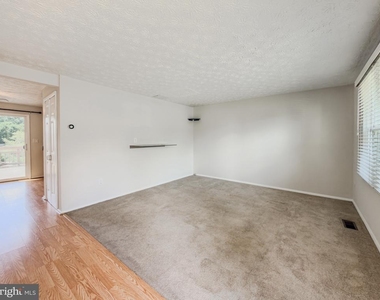 18008 Wagonwheel Court - Photo Thumbnail 11