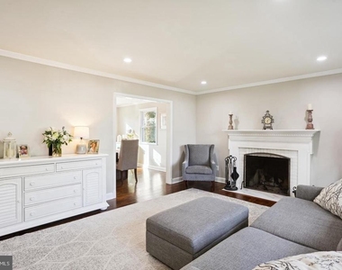 7832 Fulbright Court - Photo Thumbnail 11