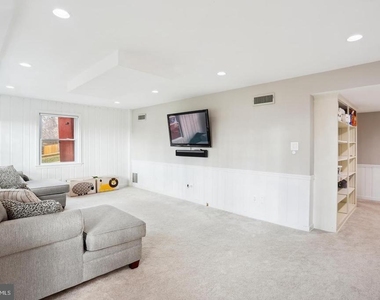 7832 Fulbright Court - Photo Thumbnail 31