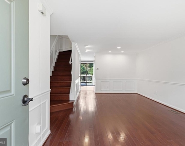 9504 Dunbrook Court - Photo Thumbnail 2
