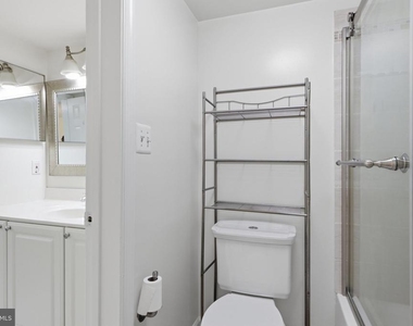 9504 Dunbrook Court - Photo Thumbnail 13