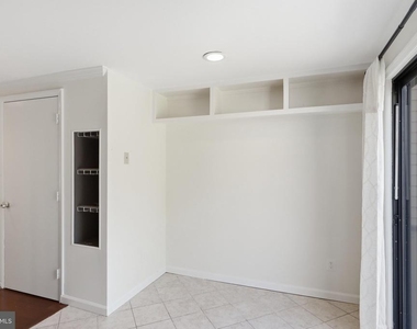 9504 Dunbrook Court - Photo Thumbnail 6