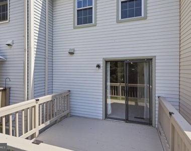 9504 Dunbrook Court - Photo Thumbnail 7
