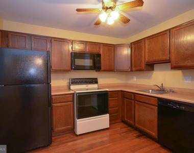 166 Crossbow Lane - Photo Thumbnail 5