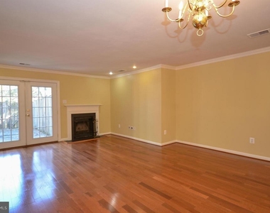 166 Crossbow Lane - Photo Thumbnail 4