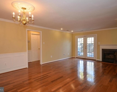166 Crossbow Lane - Photo Thumbnail 1
