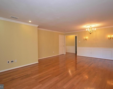 166 Crossbow Lane - Photo Thumbnail 2