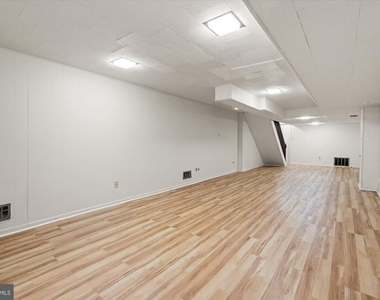 7504 Radnor Road - Photo Thumbnail 30