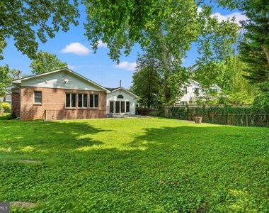 7504 Radnor Road - Photo Thumbnail 33