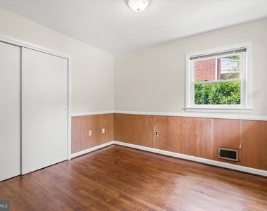 7504 Radnor Road - Photo Thumbnail 17