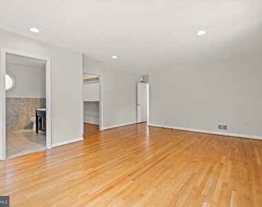 7504 Radnor Road - Photo Thumbnail 26