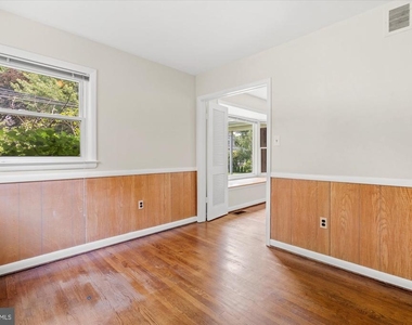 7504 Radnor Road - Photo Thumbnail 18