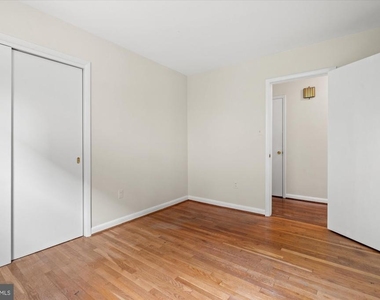 7504 Radnor Road - Photo Thumbnail 20