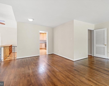 7504 Radnor Road - Photo Thumbnail 5